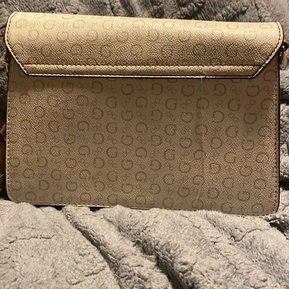 Guess purse, Tan and white. - Picture 3 of 3